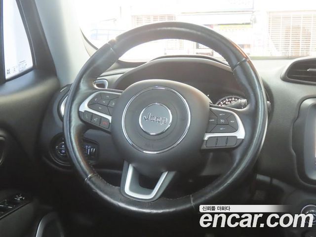 Jeep Renegade 2.4 Longitude High 2018 — фото 21