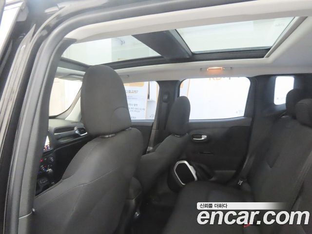 Jeep Renegade 2.4 Longitude High 2018 — фото 22