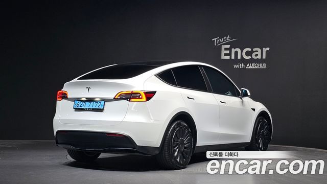 Tesla Model Y Long Range AWD 2023 — фото 2