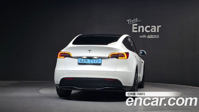 Tesla Model Y Long Range AWD 2023 — фото 4
