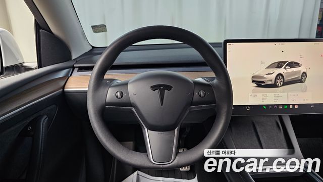 Tesla Model Y Long Range AWD 2023 — фото 14