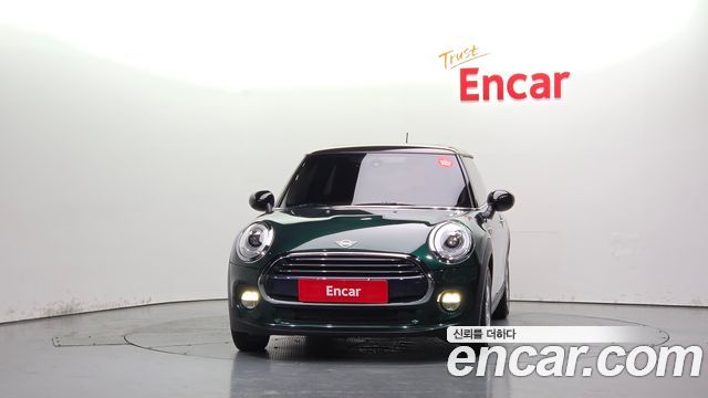 MINI Cooper D Standard 3rd 2018 — фото 3