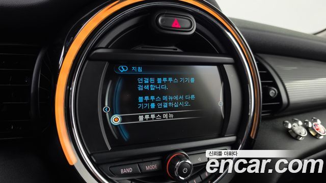 MINI Cooper D Standard 3rd 2018 — фото 17