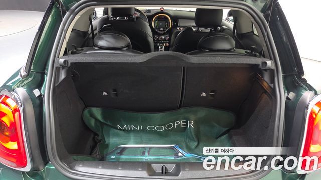 MINI Cooper D Standard 3rd 2018 — фото 20
