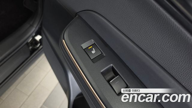Toyota Crown Crossover 2.5 4WD Hybrid 2023 — фото 19