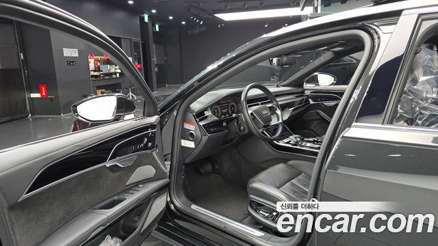 Audi A8 (D5) 55 TFSI Quattro LWB 2021 — фото 10