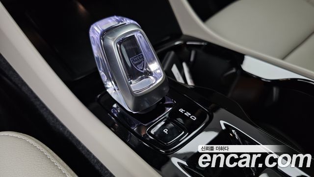 Volvo XC40 B4 Ultra Bright 2026 — фото 9