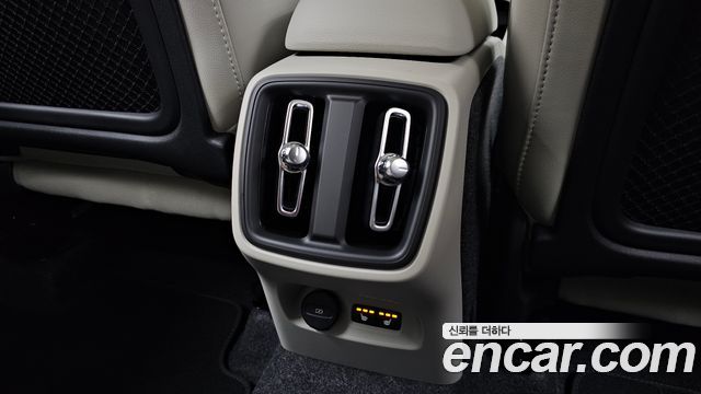 Volvo XC40 B4 Ultra Bright 2026 — фото 19