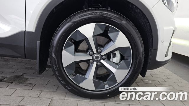 Volvo XC40 B4 Ultra Bright 2026 — фото 21