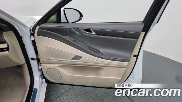 Genesis G80 (RG3) Gasoline 2.5 Turbo AWD 2025 — фото 24