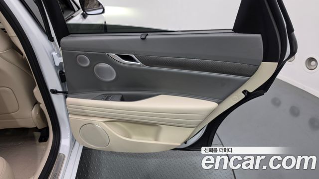 Genesis G80 (RG3) Gasoline 2.5 Turbo AWD 2025 — фото 25