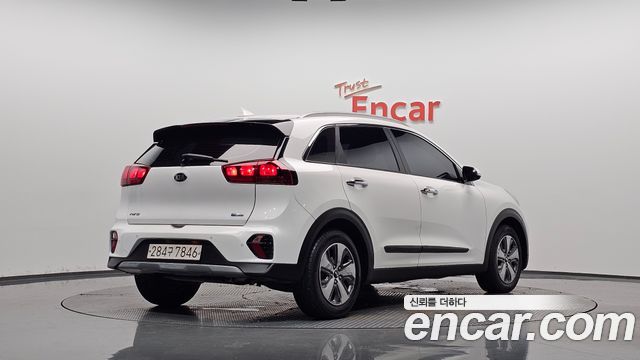 Kia Niro 1.6 HEV Luxury 2020 — фото 2