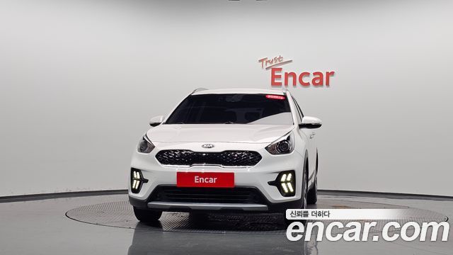 Kia Niro 1.6 HEV Luxury 2020 — фото 3