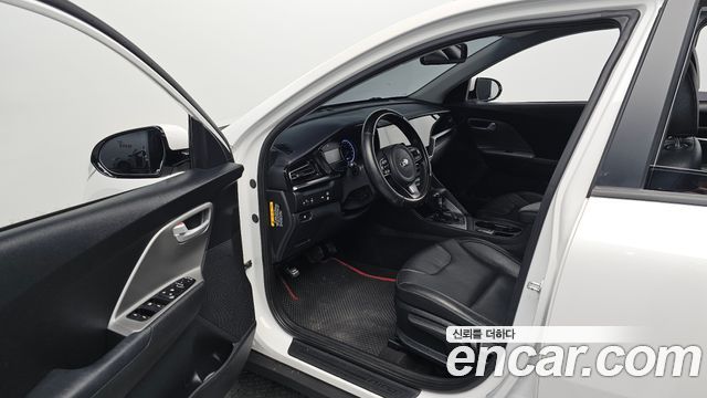 Kia Niro 1.6 HEV Luxury 2020 — фото 10