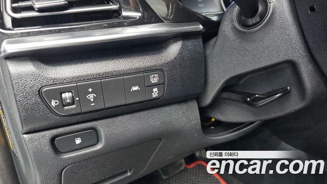 Kia Niro 1.6 HEV Luxury 2020 — фото 16