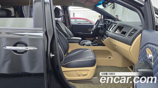 Kia Carnival Gasoline 9-seater Limousine(Special vehicle) 2020 — фото 11