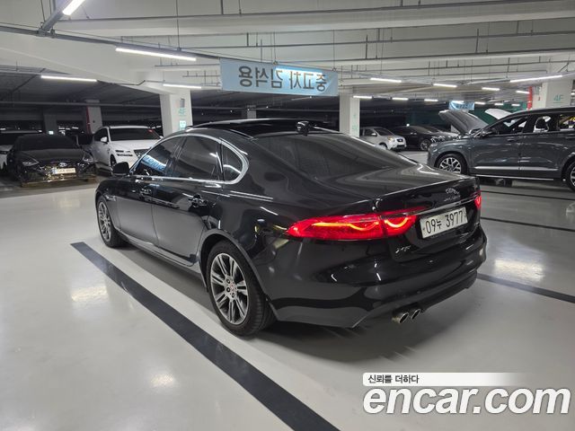 Jaguar XF (X260) 20d Prestige 2018 — фото 6