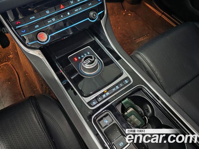 Jaguar XF (X260) 20d Prestige 2018 — фото 17