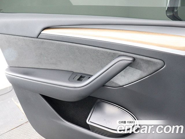 Tesla Model Y RWD 2024 — фото 16
