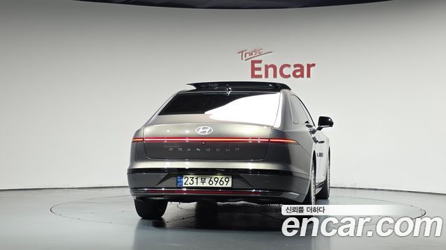 Hyundai Grandeur (GN7) 2,5 Gasoline 2WD Calligraphy 2025 — фото 4