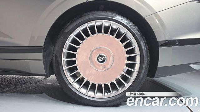 Hyundai Grandeur (GN7) 2,5 Gasoline 2WD Calligraphy 2025 — фото 21