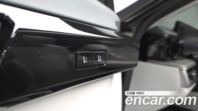 Hyundai Grandeur (GN7) 2,5 Gasoline 2WD Calligraphy 2025 — фото 28