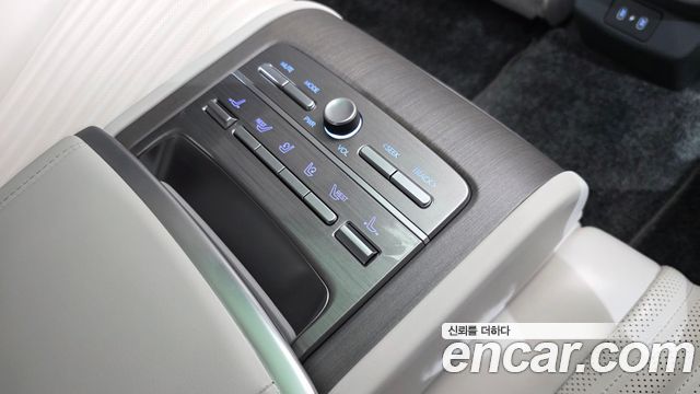 Hyundai Grandeur (GN7) 2,5 Gasoline 2WD Calligraphy 2025 — фото 31