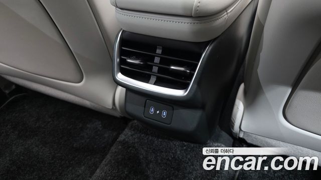 Hyundai Grandeur (GN7) 2,5 Gasoline 2WD Calligraphy 2025 — фото 33
