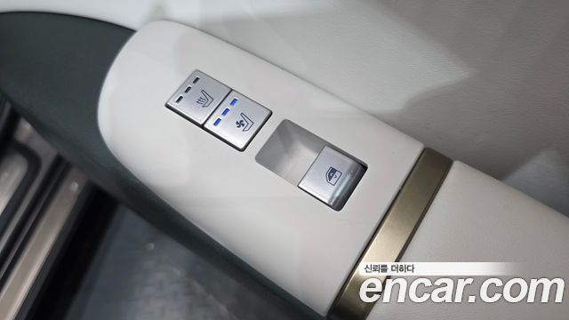 Hyundai Grandeur (GN7) 2,5 Gasoline 2WD Calligraphy 2025 — фото 34