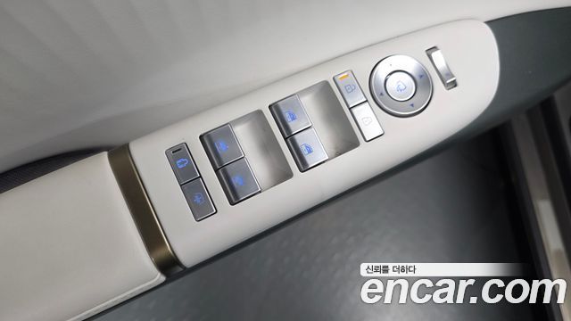 Hyundai Grandeur (GN7) 2,5 Gasoline 2WD Calligraphy 2025 — фото 36