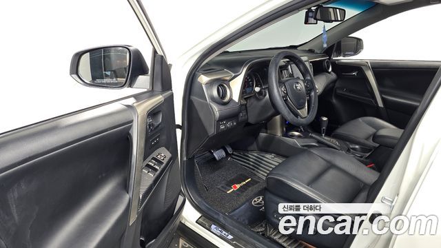 Toyota RAV4 2.5 4WD 4th 2014 — фото 10