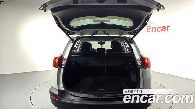 Toyota RAV4 2.5 4WD 4th 2014 — фото 15