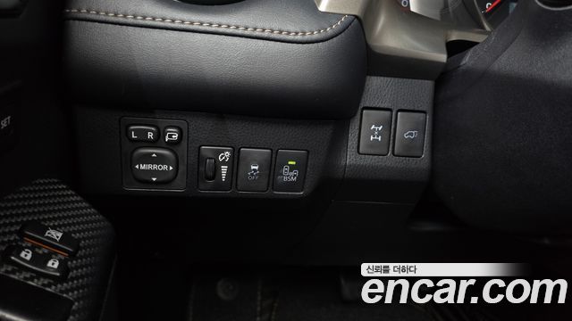 Toyota RAV4 2.5 4WD 4th 2014 — фото 17