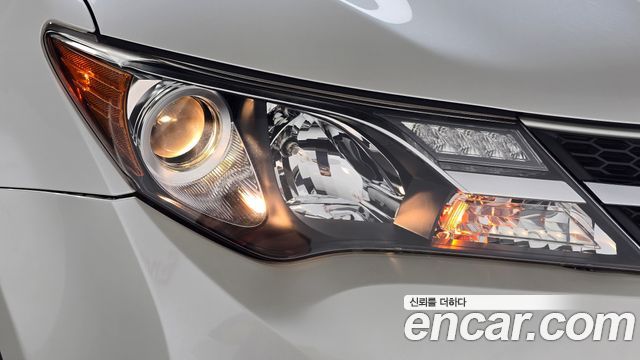 Toyota RAV4 2.5 4WD 4th 2014 — фото 22