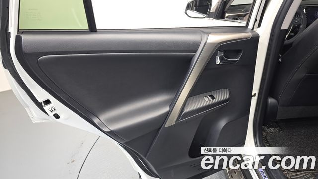 Toyota RAV4 2.5 4WD 4th 2014 — фото 25