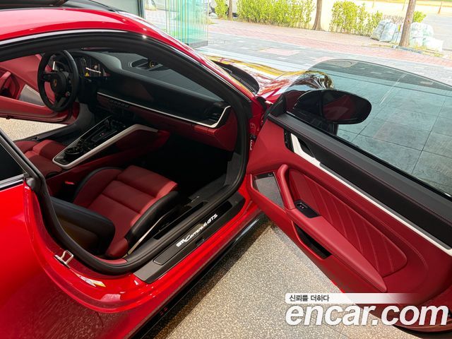 Porsche 911 (992) Carrera 4 GTS 2025 — фото 4