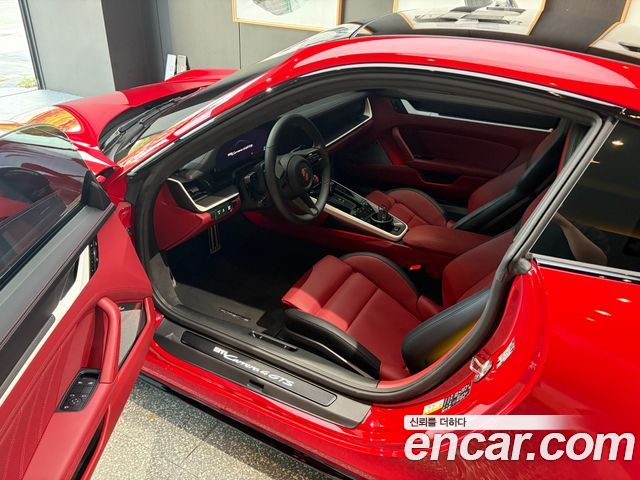 Porsche 911 (992) Carrera 4 GTS 2025 — фото 5