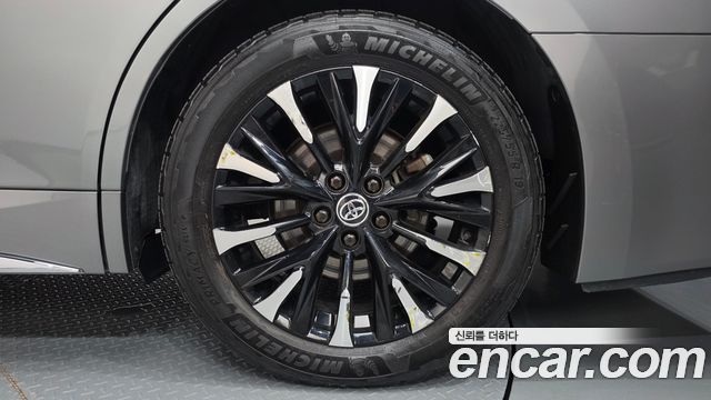 Toyota Alphard (IV) 2.5 HEV Executive AWD 2024 — фото 21