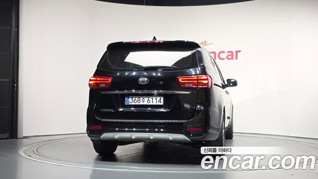 Kia Carnival 9-Seater Noblesse Special 2019 — фото 4