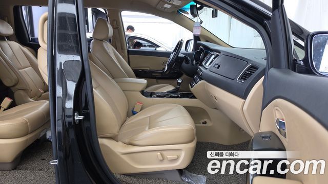 Kia Carnival 9-Seater Noblesse Special 2019 — фото 11