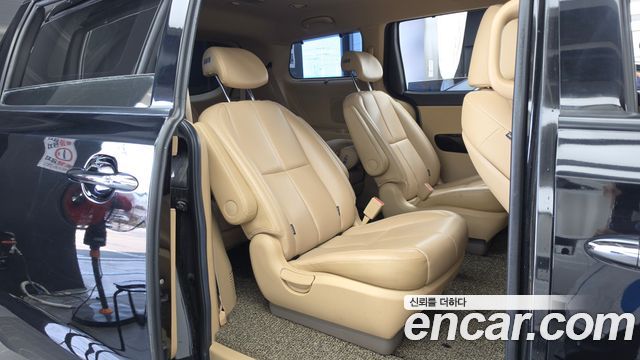 Kia Carnival 9-Seater Noblesse Special 2019 — фото 12