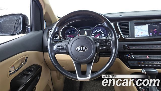 Kia Carnival 9-Seater Noblesse Special 2019 — фото 13