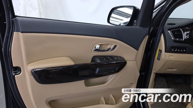 Kia Carnival 9-Seater Noblesse Special 2019 — фото 24