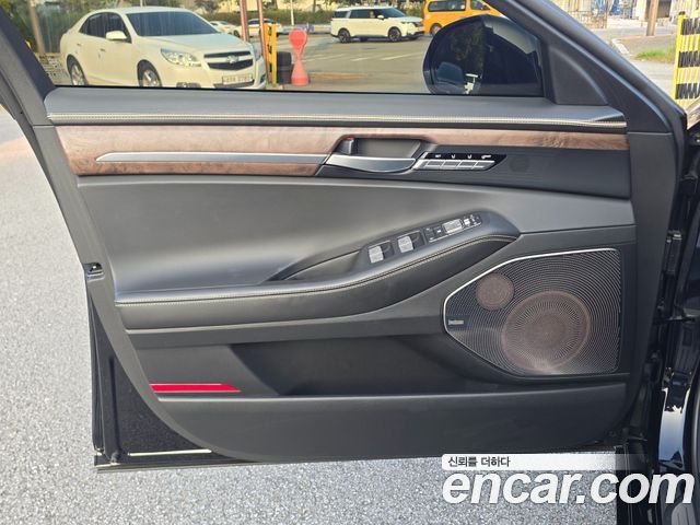 Genesis G90 3.3 T AWD Premium 2021 — фото 10