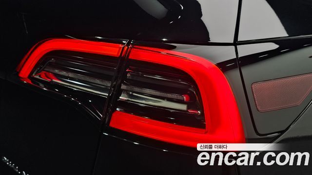 Tesla Model Y Long Range AWD 2024 — фото 29