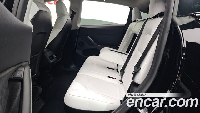 Tesla Model Y Long Range AWD 2024 — фото 35