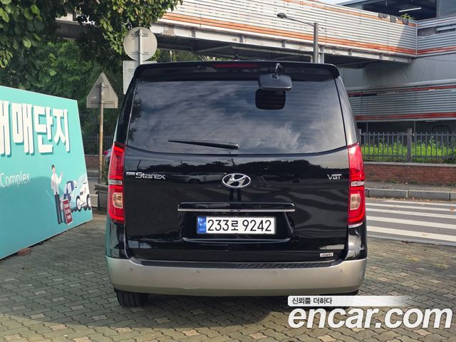 Hyundai Grand Starex 4WD Urban 9-Seater Exclusive 2019 — фото 2