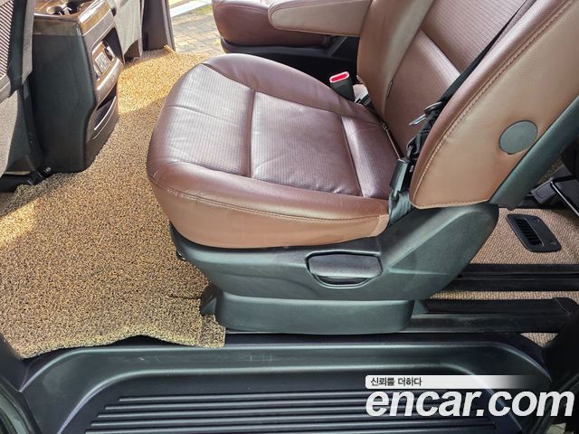 Hyundai Grand Starex 4WD Urban 9-Seater Exclusive 2019 — фото 18