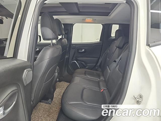Jeep Renegade 2.0 Diesel Limited AWD 2018 — фото 16
