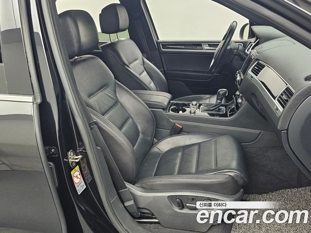 Volkswagen Touareg V6 3.0 TDI R-Line 7P5 2016 — фото 10